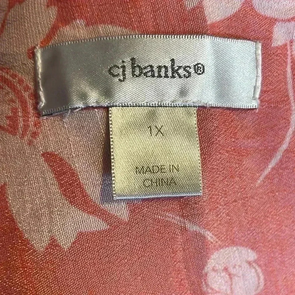 Pretty CJ Banks Peach Floral Women’s 1X Blouse - Picture 8 of 10
